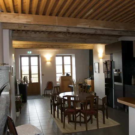 לינה וארוחת בוקר Maison Georges Couthon 3*