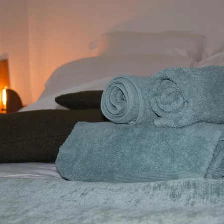 Maison Georges Couthon Bed & Breakfast *